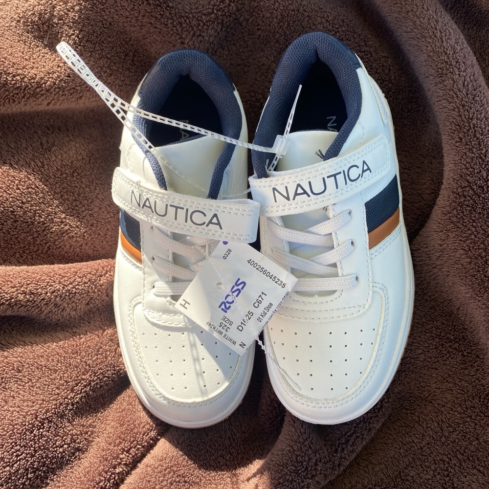 Brand New Toddler Boys Size 11 Nautica Shoes - Picture 2 of 4